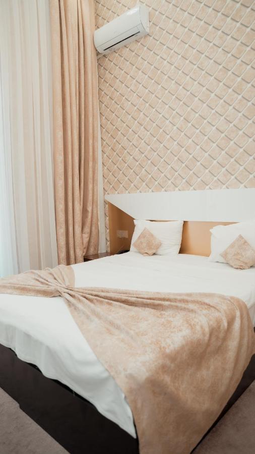 Dionis Hotel Baku Luaran gambar