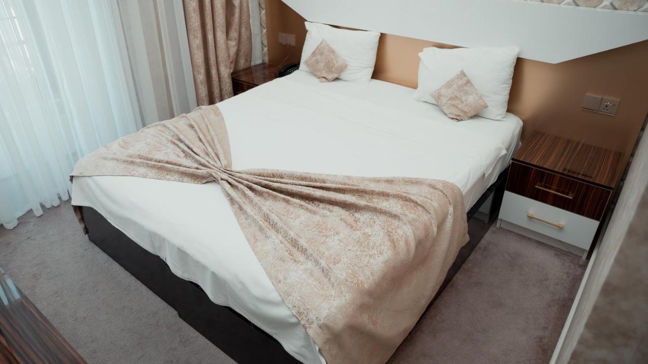 Dionis Hotel Baku Luaran gambar