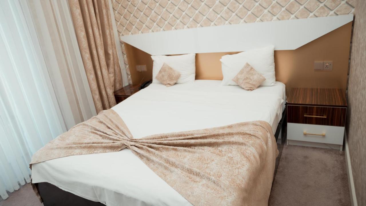 Dionis Hotel Baku Luaran gambar