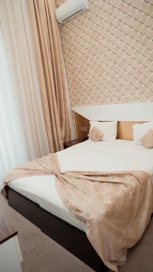 Dionis Hotel Baku Luaran gambar